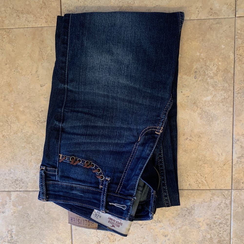 High waisted Hollister Jeans - Picture 2 of 6